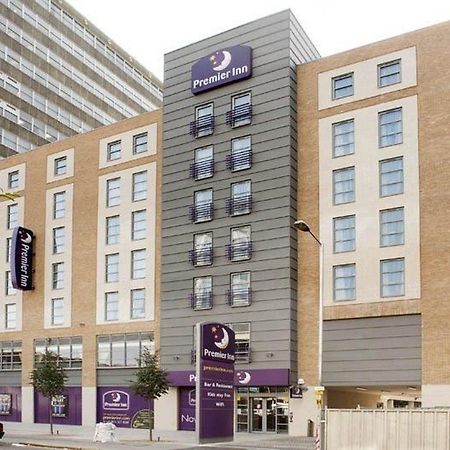 Premier Inn London Croydon Town Centre Extérieur photo