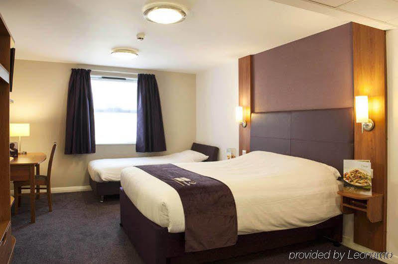 Premier Inn London Croydon Town Centre Extérieur photo